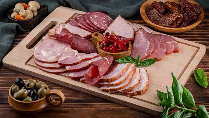 مرض قاتل في "ساندويشنا" اليومي.. دراسات تحذر
