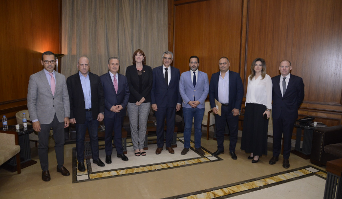 سفيرة كندا زارت مجلس النواب بدعوة
من درغام والبحث تناول موضوع النازحين