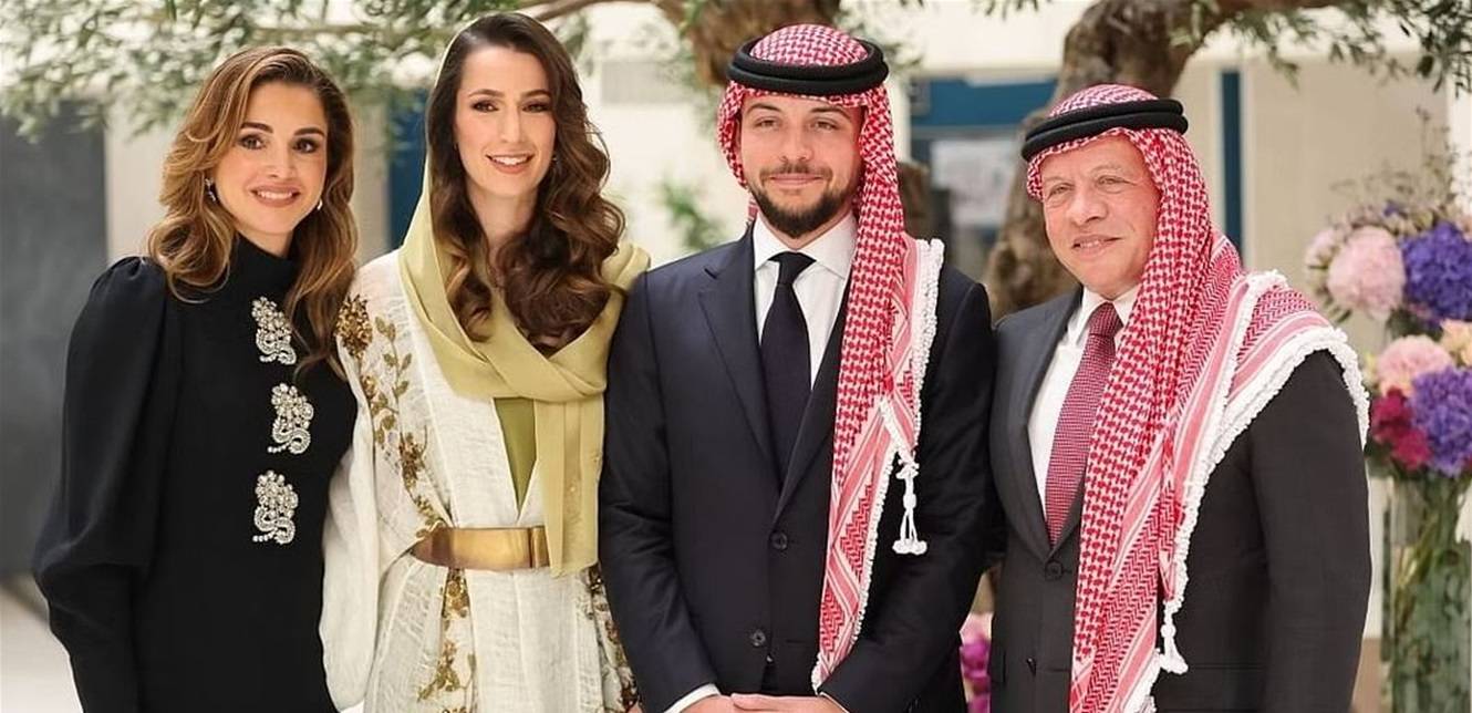 التحضيرات مستمرة.. ما دلالات شعار حفل زفاف الأمير الحسين ورجوة آل السيف؟