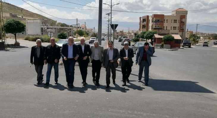 نواب تكتل بعلبك جالوا على الطرقات
المعبّدة بتمويل من البنك الدولي