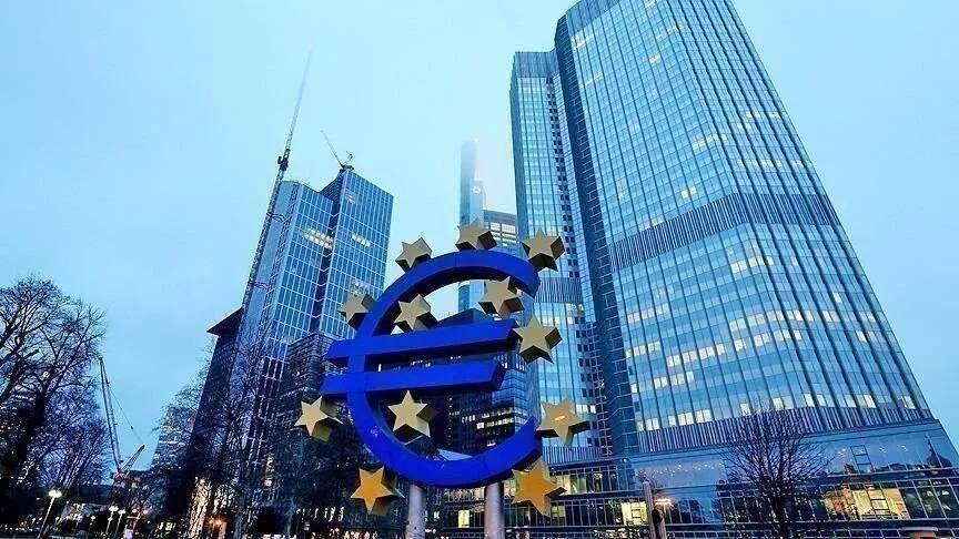 الأسهم الأوروبية تتراجع بدفع من بيانات مخيبة للآمال