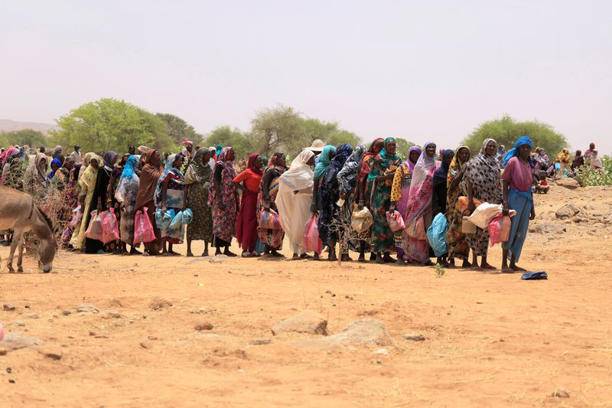 الصليب الأحمر يحذر من كارثة إنسانية على الحدود بين السودان وتشاد