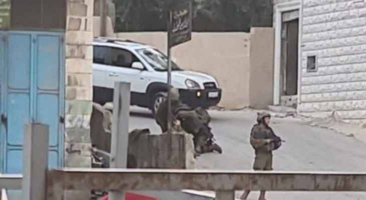 بالفيديو- إصابة جندي "إسرائيلي" بعملية دهس في بلدة حوارة جنوب نابلس
