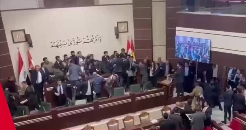 بالفيديو- عراك بالأيدي داخل برلمان كردستان العراق