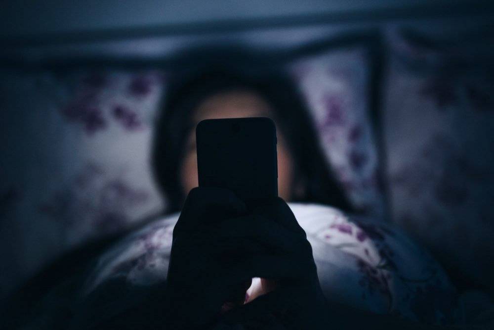 دراسة جديدة: وسائل التواصل الإجتماعي
تؤثر "سلباً" على "النوم" الهادئ