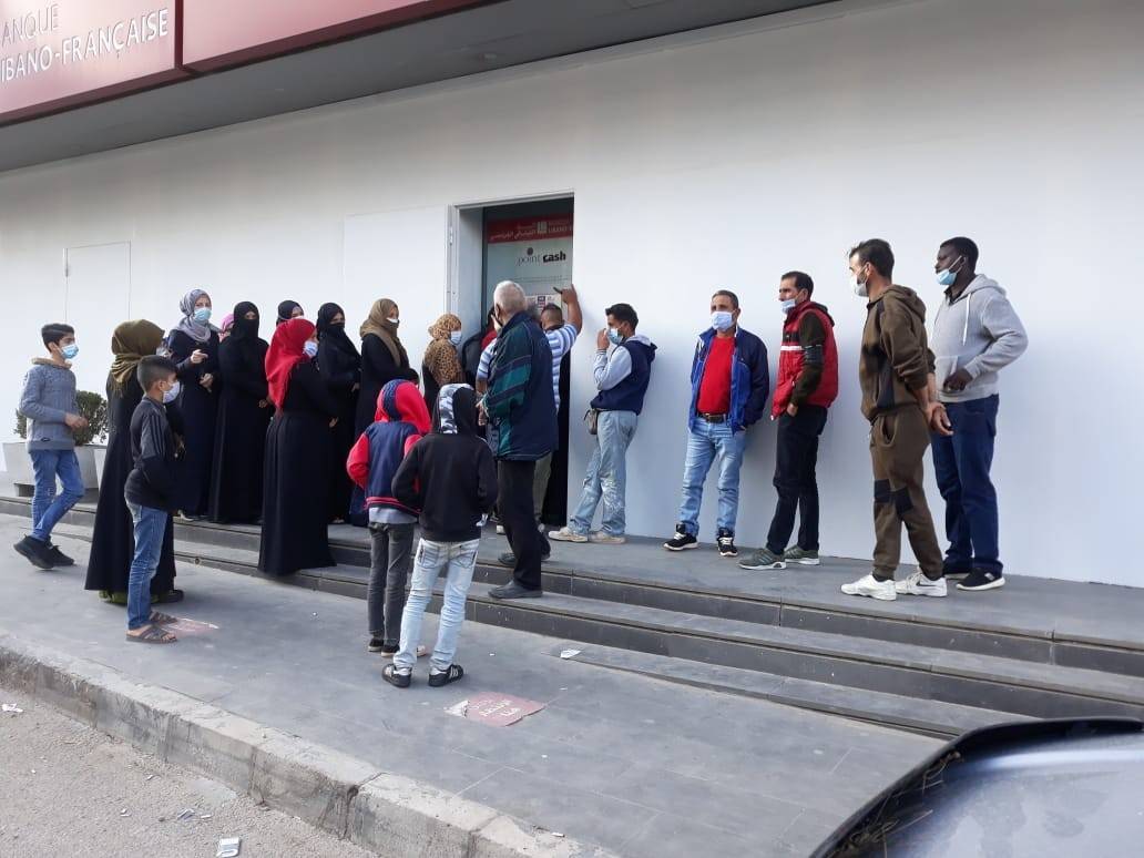 الأمم المتحدة تُعلّق تقديم المساعدات النقديّة بالعملتين للنازحين