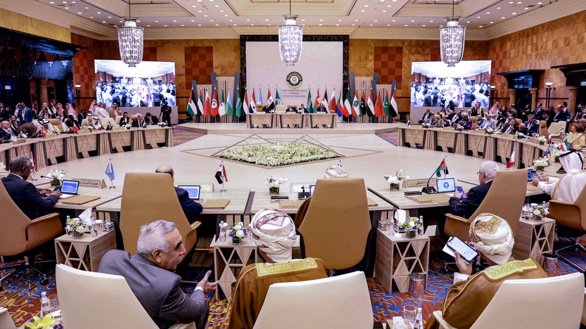 سوريا: تابعنا مؤخراً الهستيريا الفرنسية بعد القرارات التاريخية للقمة العربية تجاهنا