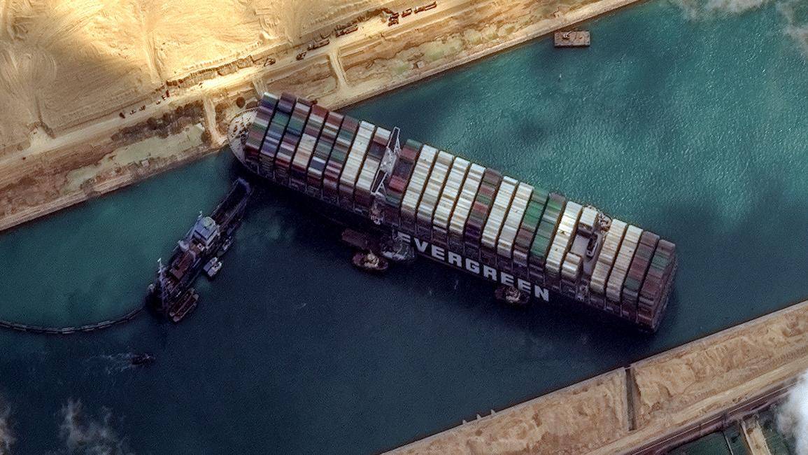 حركة الملاحة في قناة السويس تعود إلى طبيعتها بعد تعويم سفينة جانحة