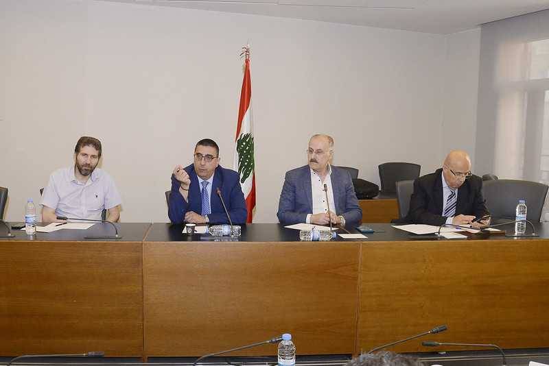 "لجنة الصحة" استمعت الى أسباب التأخير في "أمان"
عبدالله: التقصير واقع كالعادة من مصرف لبنان
حجار: مستعدّ للذهاب الى القضاء ولا أتهرّب من مسؤوليّاتي