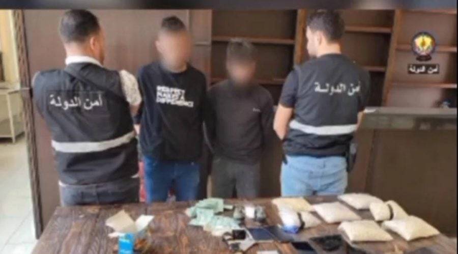 تفكيك شبكة تهريب وترويج مخدّرات في البقاع
وضبط نحو ٣٠ ألف حبّة كبتاغون