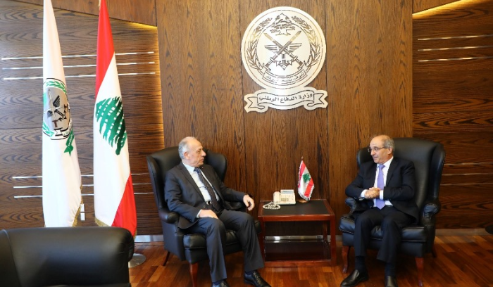 وزير الدفاع عرض
الأوضاع مع كلاس