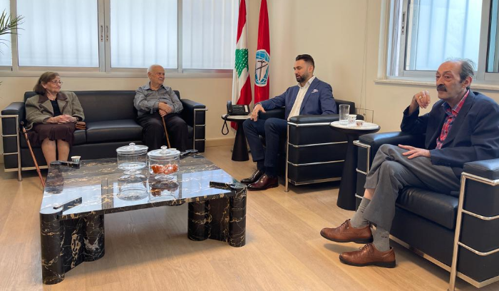 جنبلاط اطلع على حاجات
"بيت اليتم الدرزي"