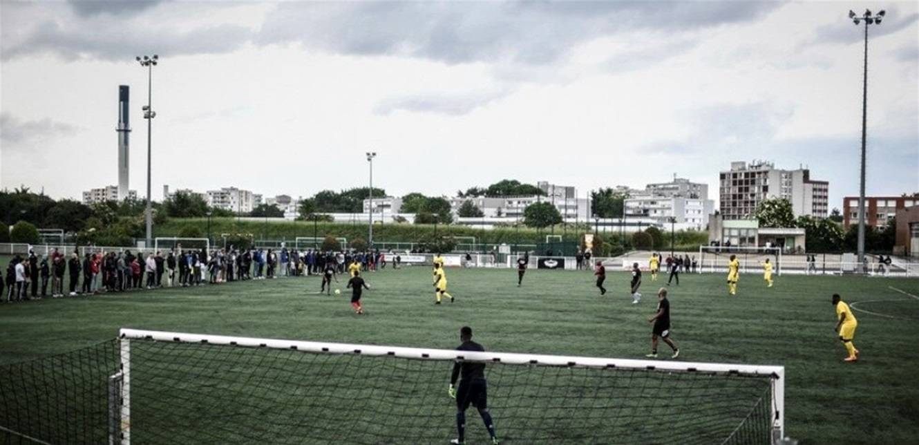 ضُرب بوحشية.. لاعب يموت دماغيا خلال مباراة كرة قدم