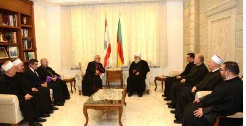 زار الجبل وبلدات شوفيّة... والتقى شيخ العقل
ميناسيان للمسؤولين: التوافق على رئيس قادر على إصلاح ما فسد
ابي المنى: لانتخاب رئيس... وترميم علاقته مع الدول العربيّة