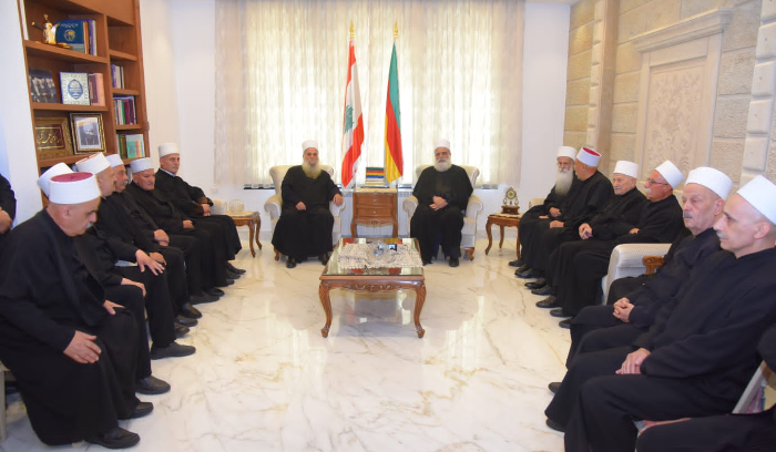 أبي المنى: رسالتنا رأب الصدع والتقارب
الغريب: واجب علينا أن نجتمع ونتلاقى