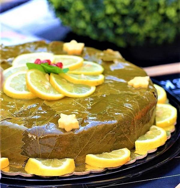 طبق اليوم: طريقة عمل كيكة ورق العنب