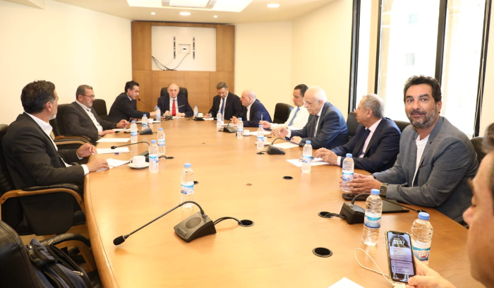 لجنة الاقنصاد النيابية استمعت الى وزير الاشغال

حميه: سوف نقوم بالاستثمار الافضل لمرفاء بيروت