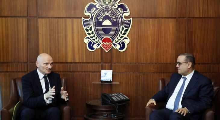 البيسري بحث مع سفير
ألمانيا ملف النازحين