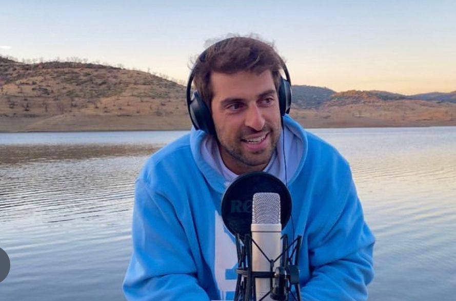 اعتداء على ناشط كوميدي في الكرنتينا