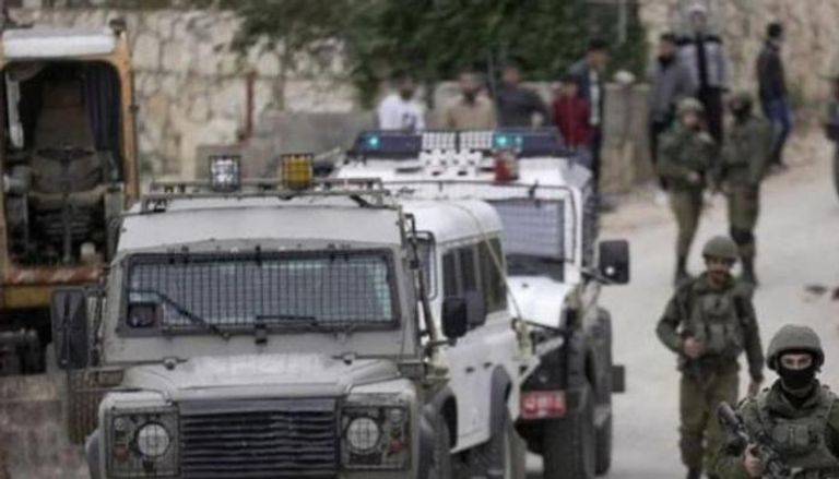 إصابة جندي "إسرائيلي" بعملية طعن في الضفة الغربية