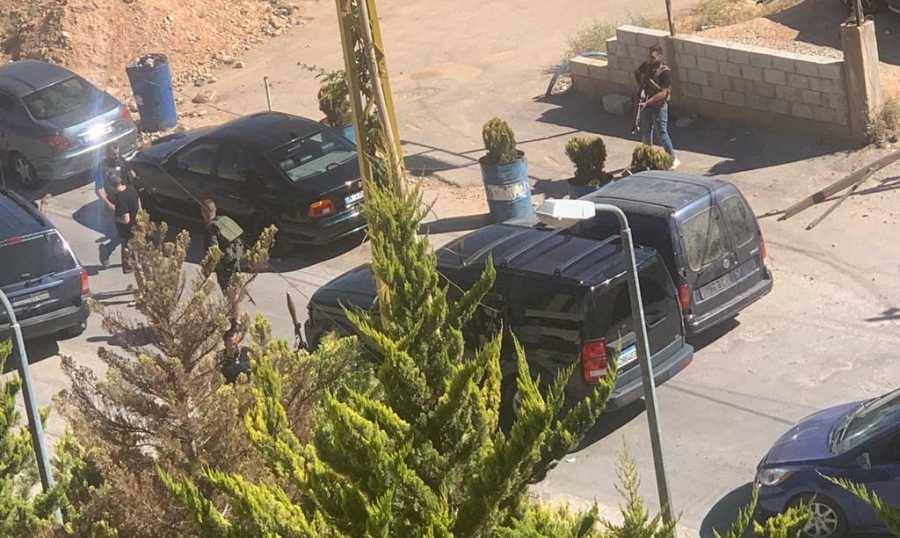 الجيش: مقتل رئيس عصابة وتوقيف مطلوبين
أثناء عمليّة أمنيّة في حورتعلا - البقاع
