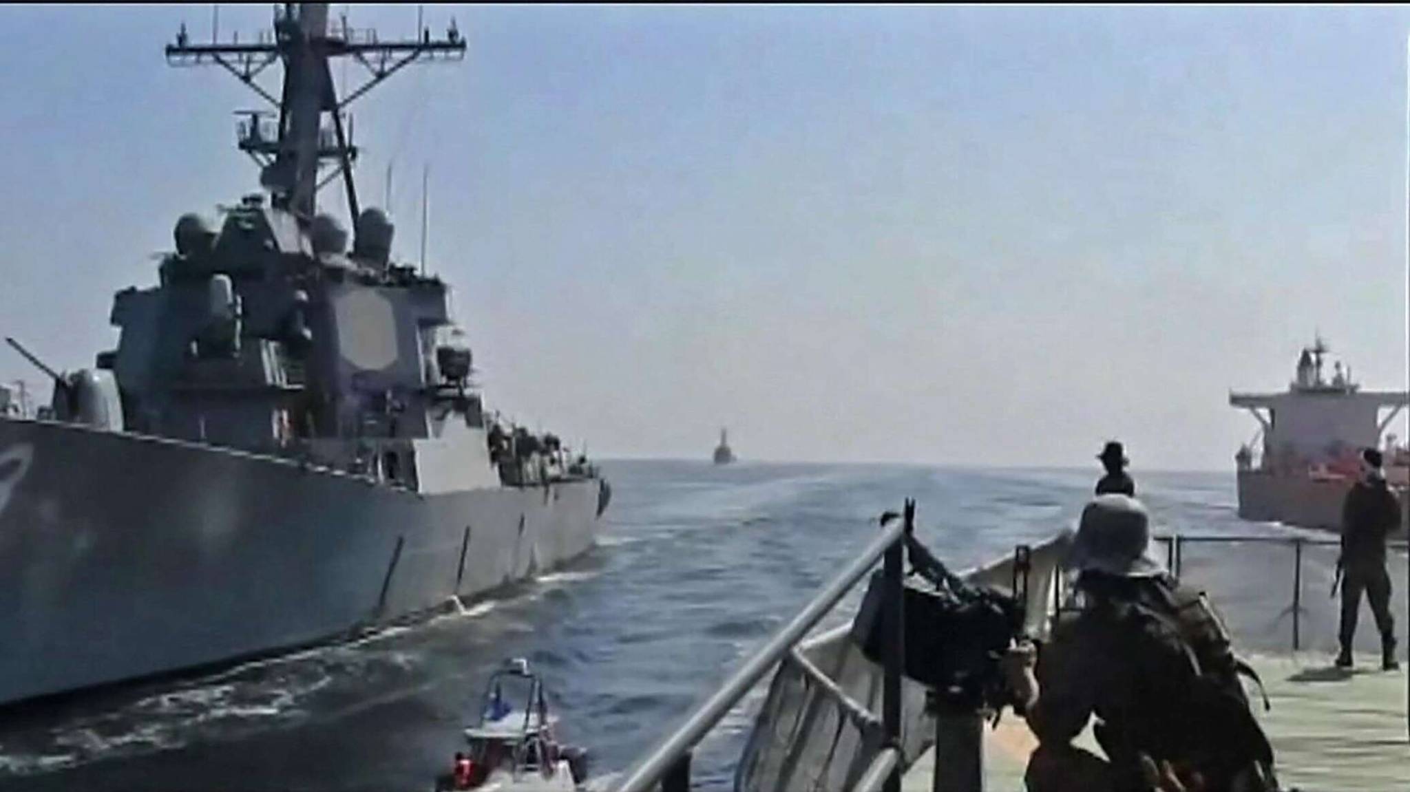 قائد البحرية الإيرانية: وجهنا صفعة قوية لأعدائنا تخلّدت في التاريخ