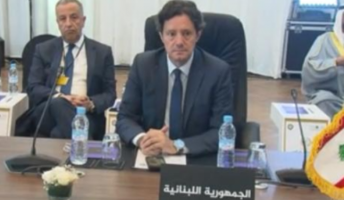 المكاري مشاركاً في مجلس وزراء الإعلام العرب:
أبجديّتنا اللبنانيّة منحازة الى عروبتها