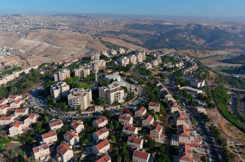السلطة الفلسطينية تدين التسهيلات "الإسرائيلية" لمشاريع الاستيطان