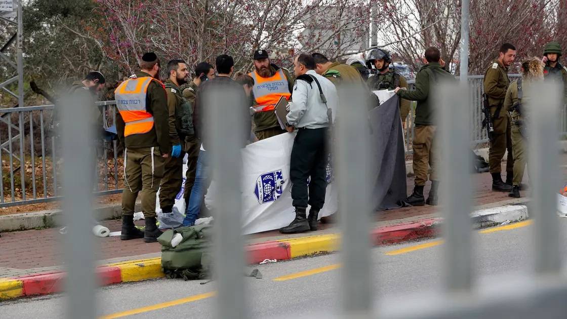 مقتل مستوطنين في عملية إطلاق نار في الضفة الغربية