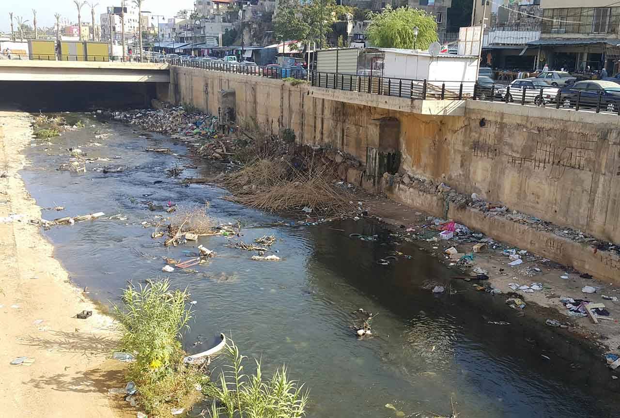 مجرى نهر أبو علي في طرابلس... من موقع سياحي الى مكبّ للنفايات