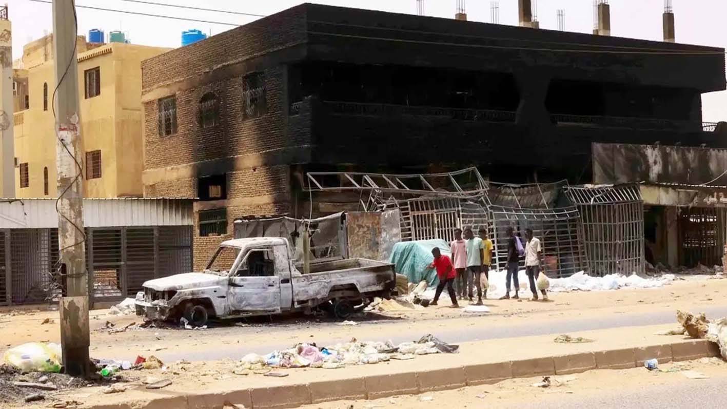 السودان: هدوء حذر في اليوم الثاني للهدنة
ومُؤتمر المانحين في جنيف يحشد الدعم للمتضرّرين