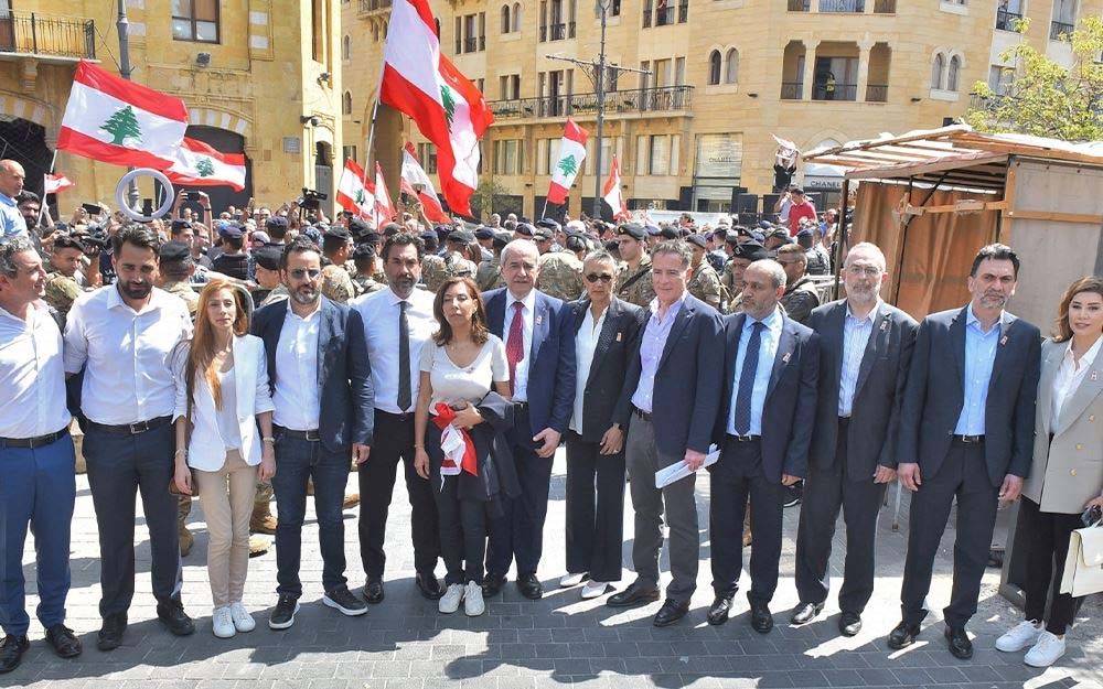 نواب ١٧ تشرين... ضدّ المنظومة أم ضدّ حزب الله؟