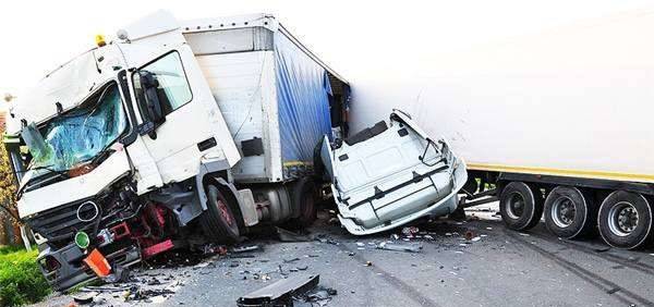43 قتيلا وجريحا بحادث سير مروع في إيران