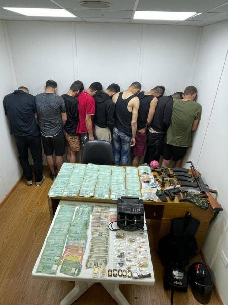 "القصة بدأت مع طفل يحمل حقيبة مدرسية"... شبكة لترويج المخدرات في قبضة شعبة المعلومات