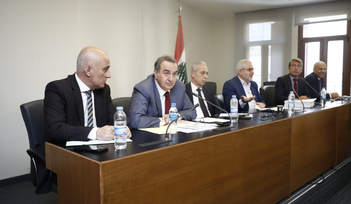 لجنة الاشغال تابعت تنفيذ خطة الكهرباء

عطية : هناك تعدٍ على المال العام