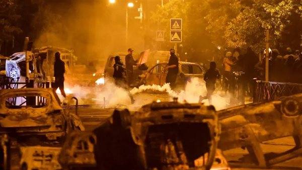 ما حقيقة تقييد الوصول إلى الإنترنت في فرنسا بسبب أعمال الشغب؟