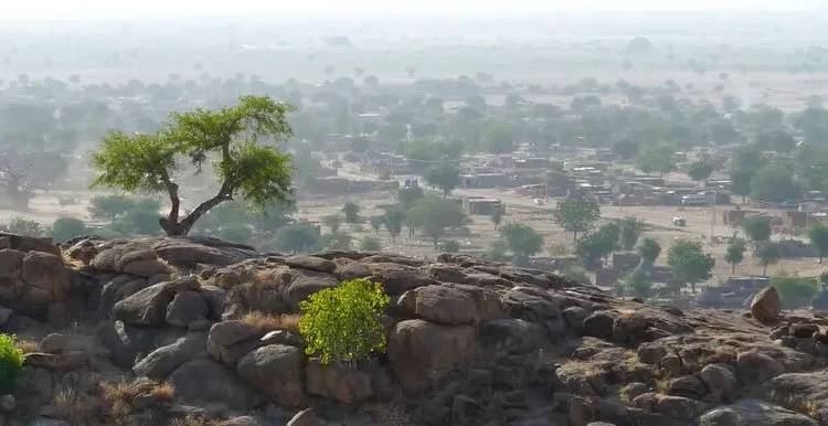 إلى أجلٍ غير مسمّى... فرض حظر تجوال في مدينة كادوقلي السودانية
