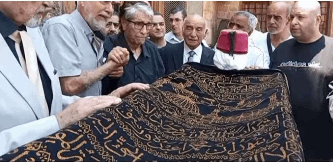 بالصور: "اسعد" إلى مثواه الأخير... طرابلس شيعت الفنان عبد الله حمصي!