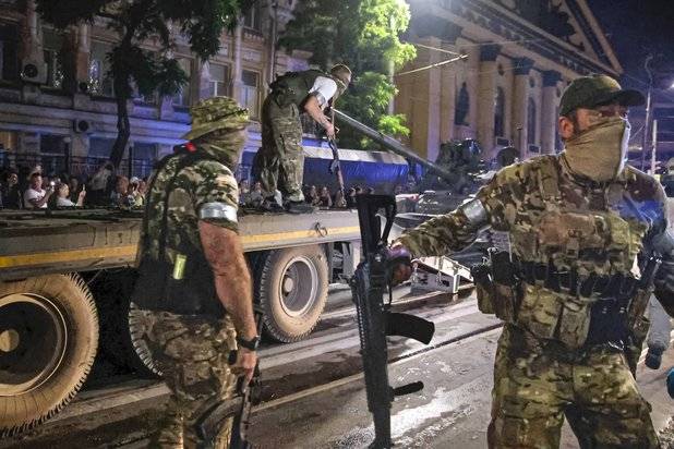 "أُوقف عندما كان يتسلم العبوة"... روسيا تعلن إحباط محاولة اغتيال حاكم "القرم"