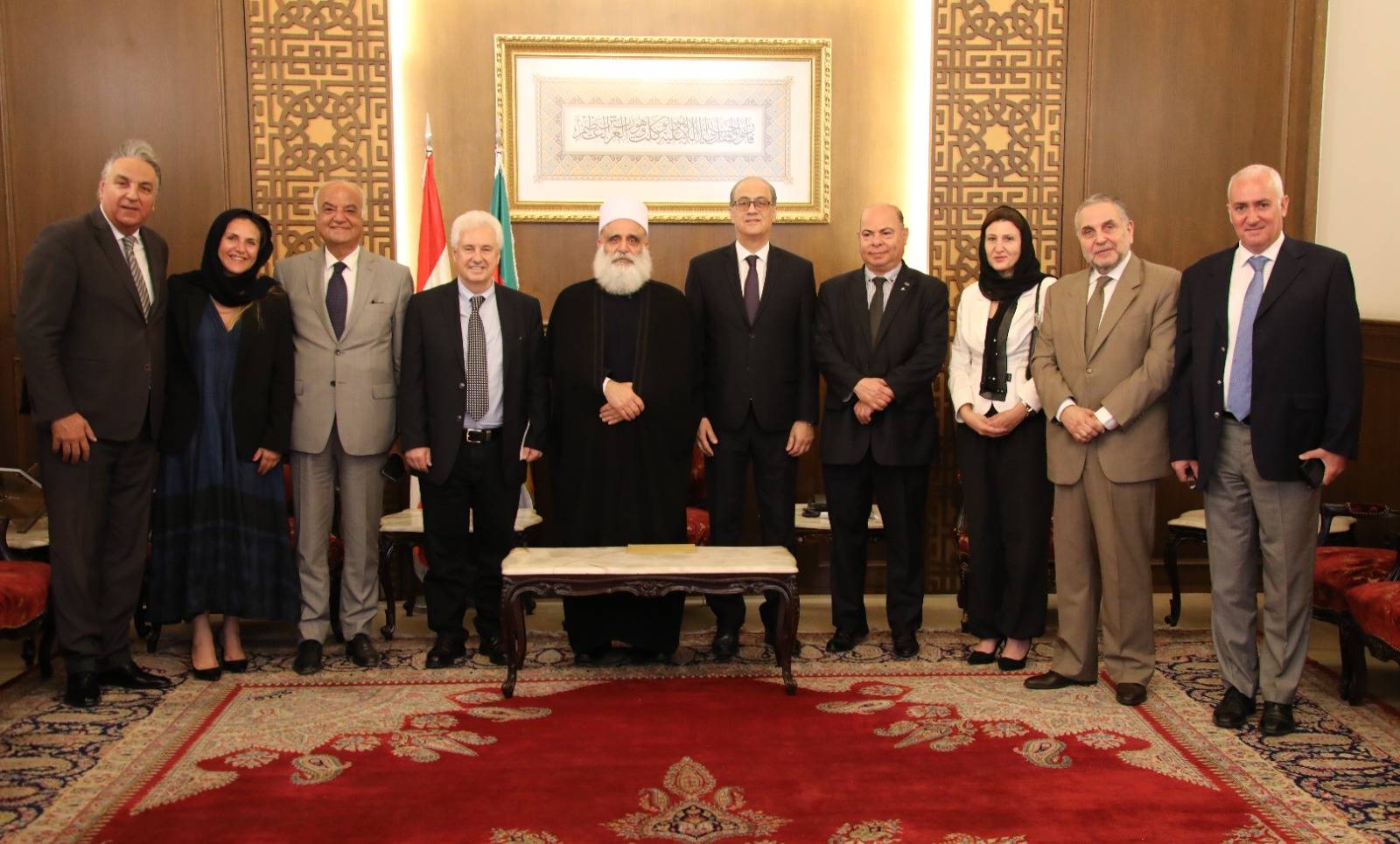 " مُستقلون من أجل لبنان":دعوة المرجعيات الروحية للحوار
تحفظ الكرامة الوطنيّة...وأفضل من الخضوع الى توجيهات السفارات