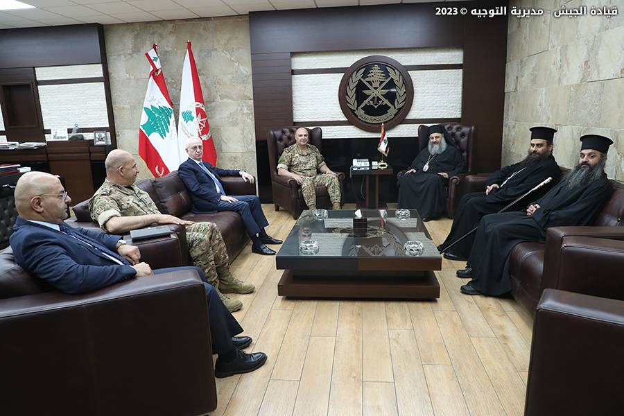 قائد الجيش زار ميقاتي
والتقى المطران صوري
