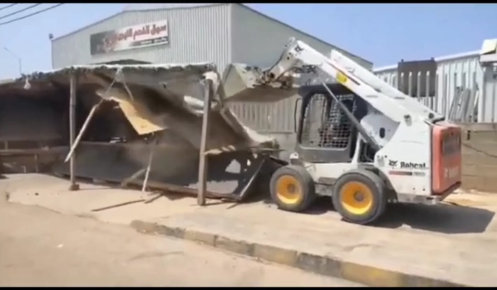 بلدية طرابلس واصلت ازالة المخالفات والبسطات

على الاملاك العامة والخاصة في المدينة