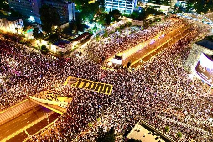 للأسبوع الـ 27 على التوالي.. الإحتجاجات ضدّ نتنياهو تتواصل