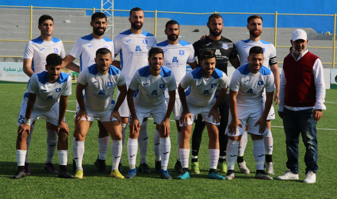 كأس الاتحاد اللبناني في كرة القدم :
العهد يخرج الحكمة (2-0) والراسينغ يسقط الأنصار (4-3)