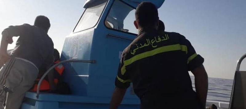 3 إصابات جراء إنقلاب زوق سياحي في طبرجا بسب الأمواج العالية