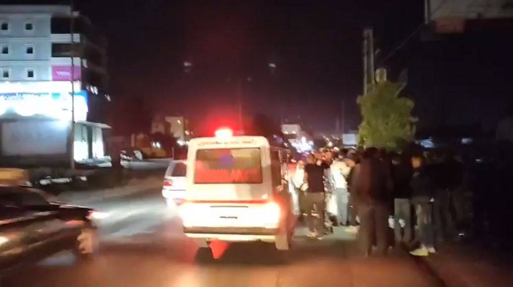 بالفيديو- عدد كبير من الجرحى باصطدام شاحنة بباص للركاب في زحلة