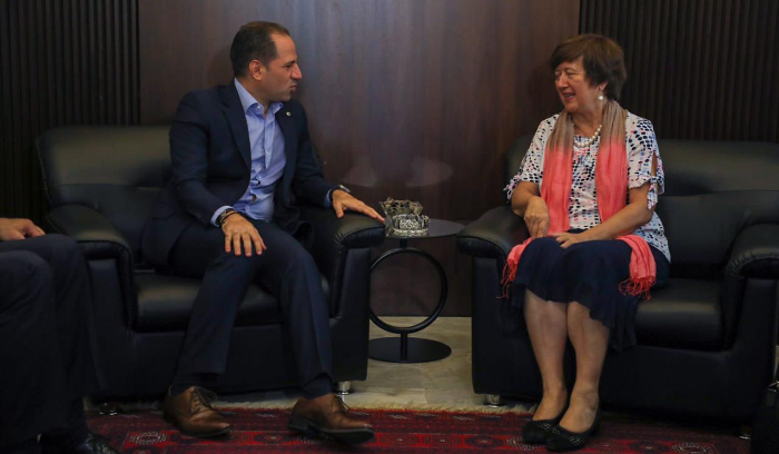 فرونتسكا بحثت المستجدات مع دريان
وجعجع وطوني فرنجية والجميّل