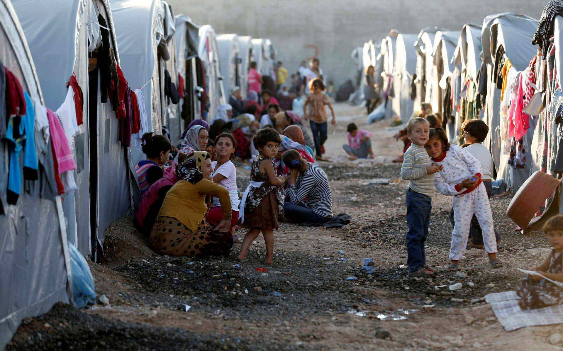 الضغوط الأميركيّة والأوروبيّة تتزايد على الخليجيين والحكومة في ملف النازحين
أوساط وزاريّة: ميقاتي «يتهرّب» بضغط من واشنطن... وبو حبيب «يتذرّع» بالسفر!
