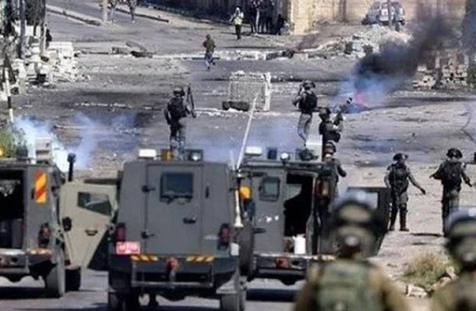 الاحتلال يقتحم مدن الضفة الغربية والفلسطينيون يتصدون لاعتداءاته