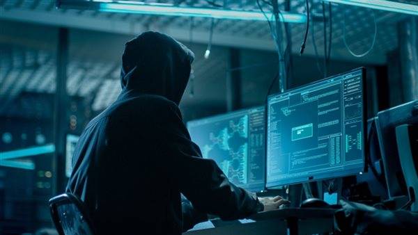 البيت الأبيض يكتشف اختراق للحسابات الحكومية الأميركية ويمنع انتشارها... إليكم التفاصيل